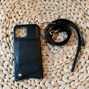 EMMA
Pebble Leather Crossbody Bandolier iPhone 12 Pro Max